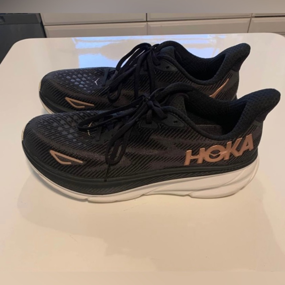 Hoka Clifton 9 Running Shoes Size 10.5